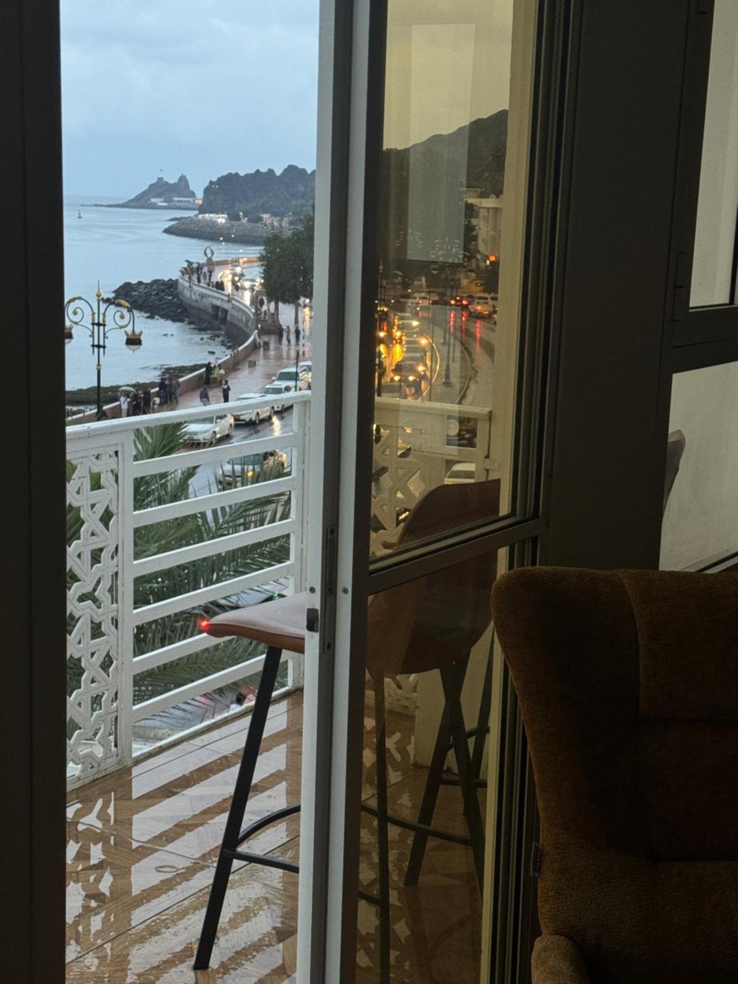 Apartamento Muttrah Souq And Sea View Mascate Exterior foto