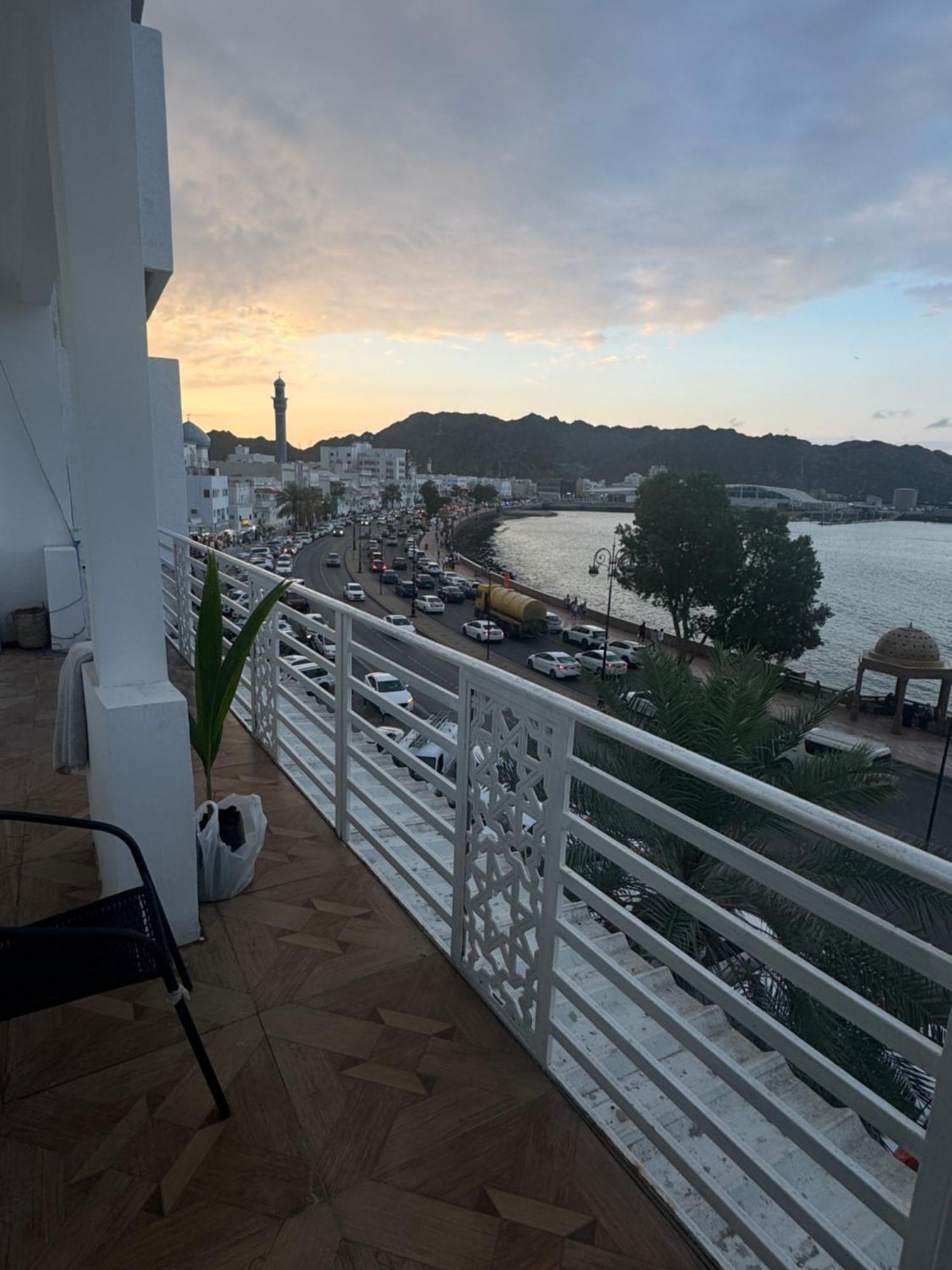 Apartamento Muttrah Souq And Sea View Mascate Exterior foto